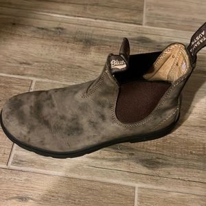 Bludndstone Boots. Rustic brown.